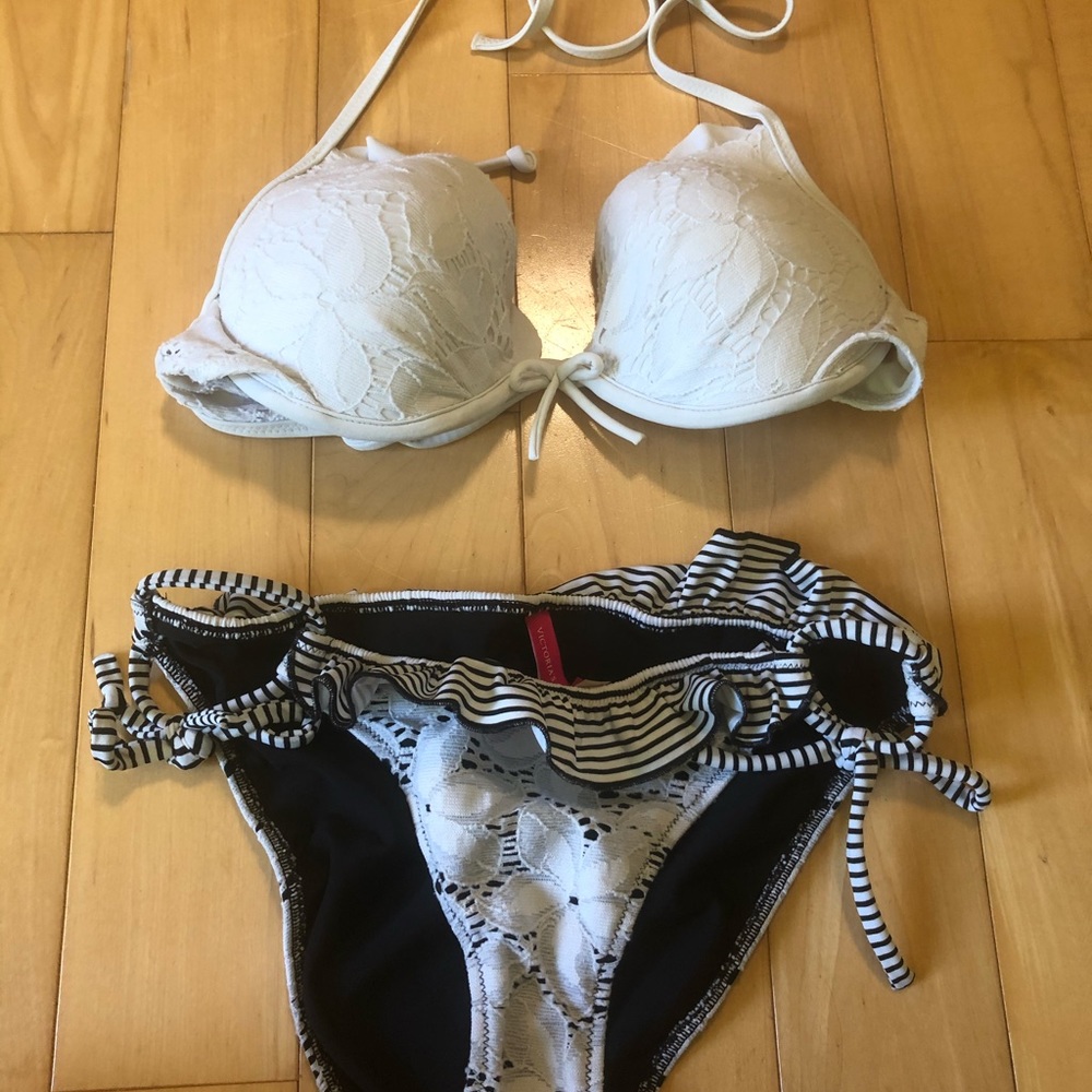 Victoria secrete bottoms 👙